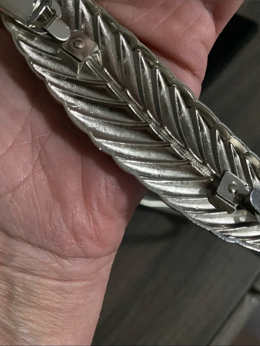 Women’s Silver Feather  Buckle Elastic Belt - Elegant Accent
